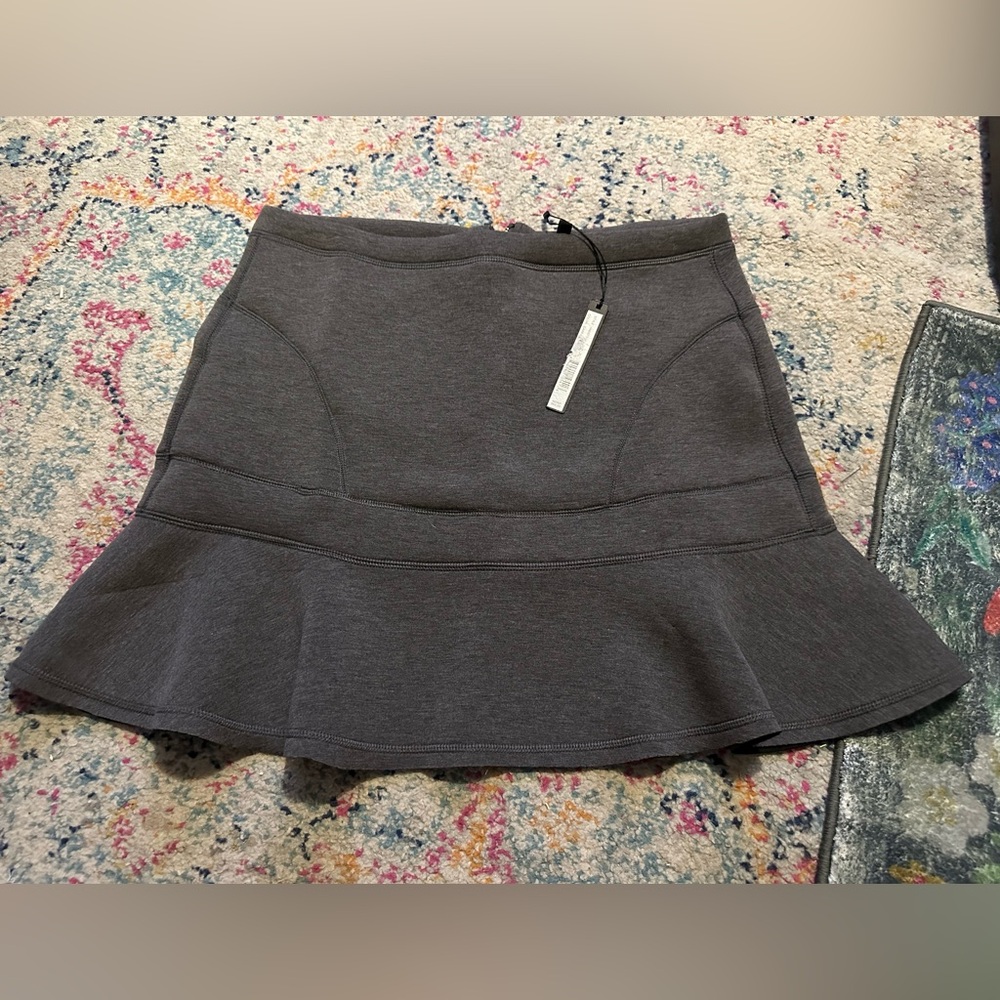 NWT Women’s flounce skirt Harvey Bernard size XL stretch soft fabric grey